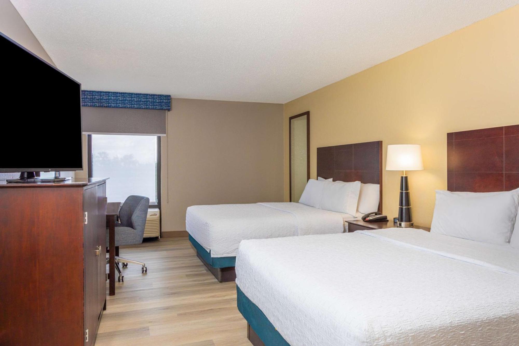 Hampton Orlando-airport Hotel 3*
