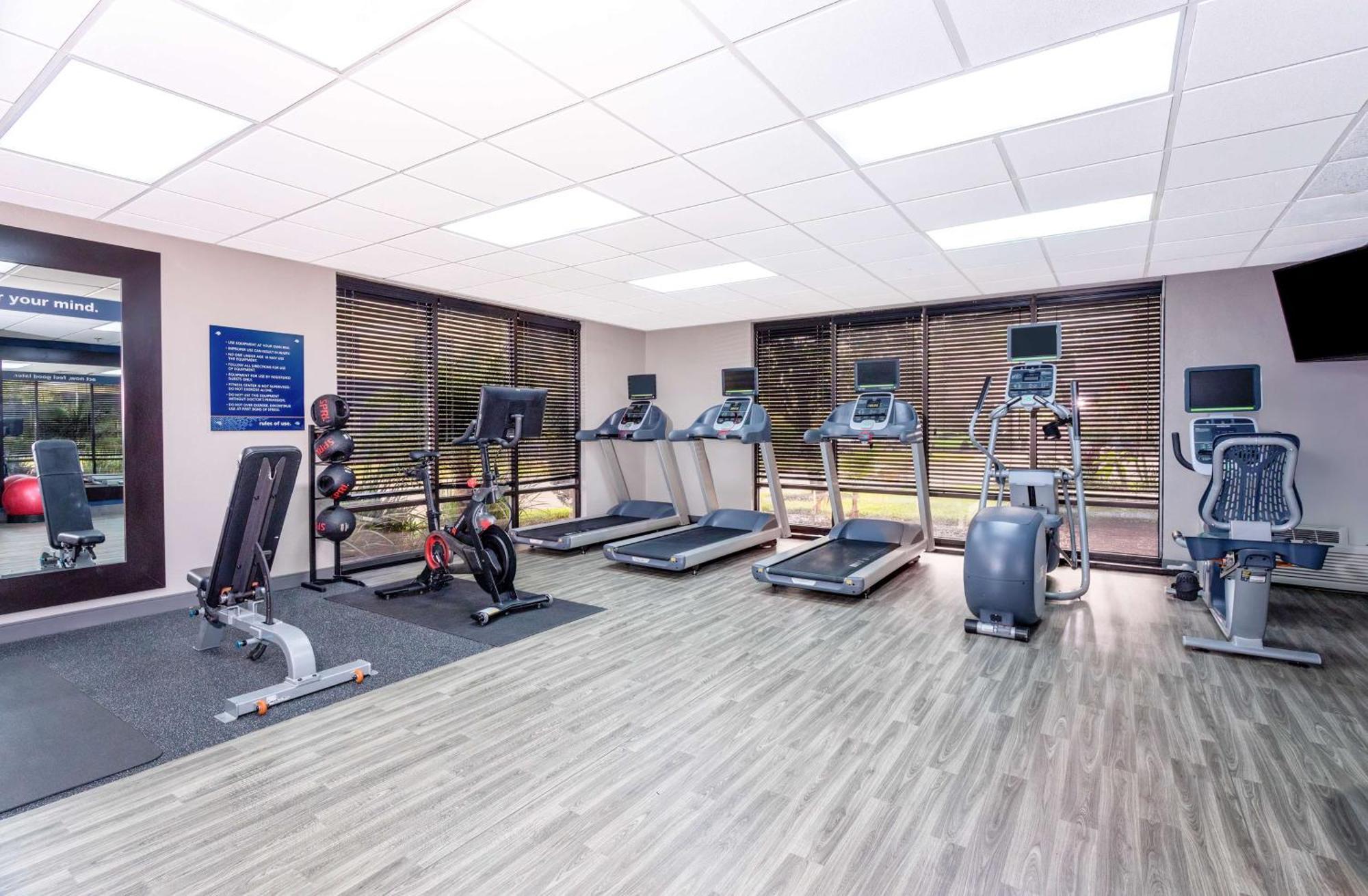 Hotel Hampton Orlando-airport 3*